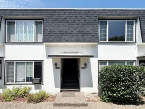 Building Photo - 1109 W 6th Ave