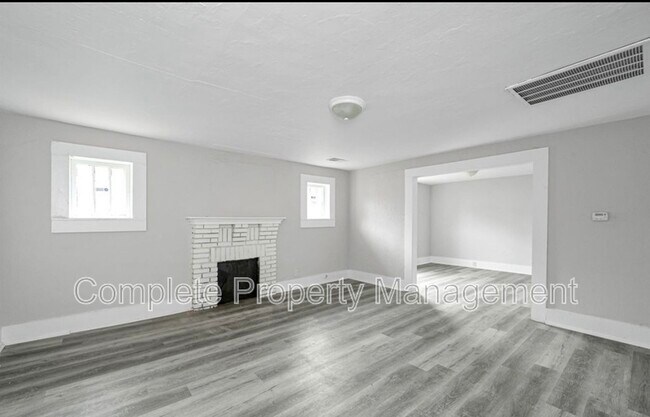 Building Photo - 1625 29th Ave N