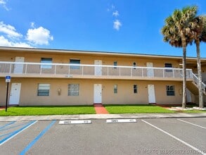 Building Photo - 918 Twin Lakes Dr