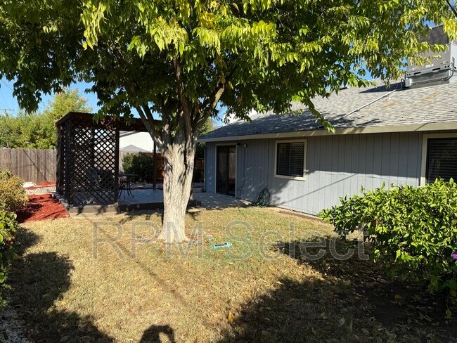 Building Photo - 6630 Manassero Way