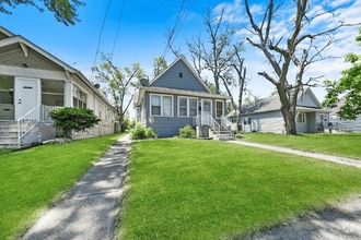 Building Photo - 13916 Lincoln Ave