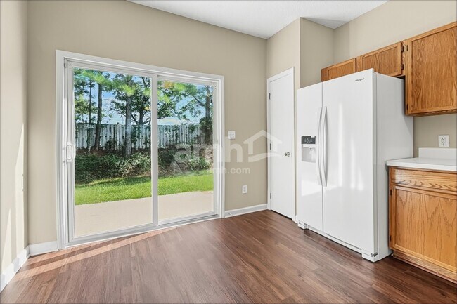 Foto del edificio - 116 N Honey Springs Ave