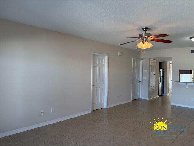 Building Photo - Lovely 2 Bedroom at Bonita Condos!- Waterfont!