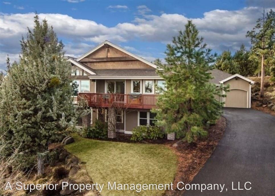 Primary Photo - 3234 NW Fairway Heights Dr