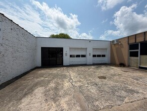 Building Photo - 114 Sand Mountain Dr