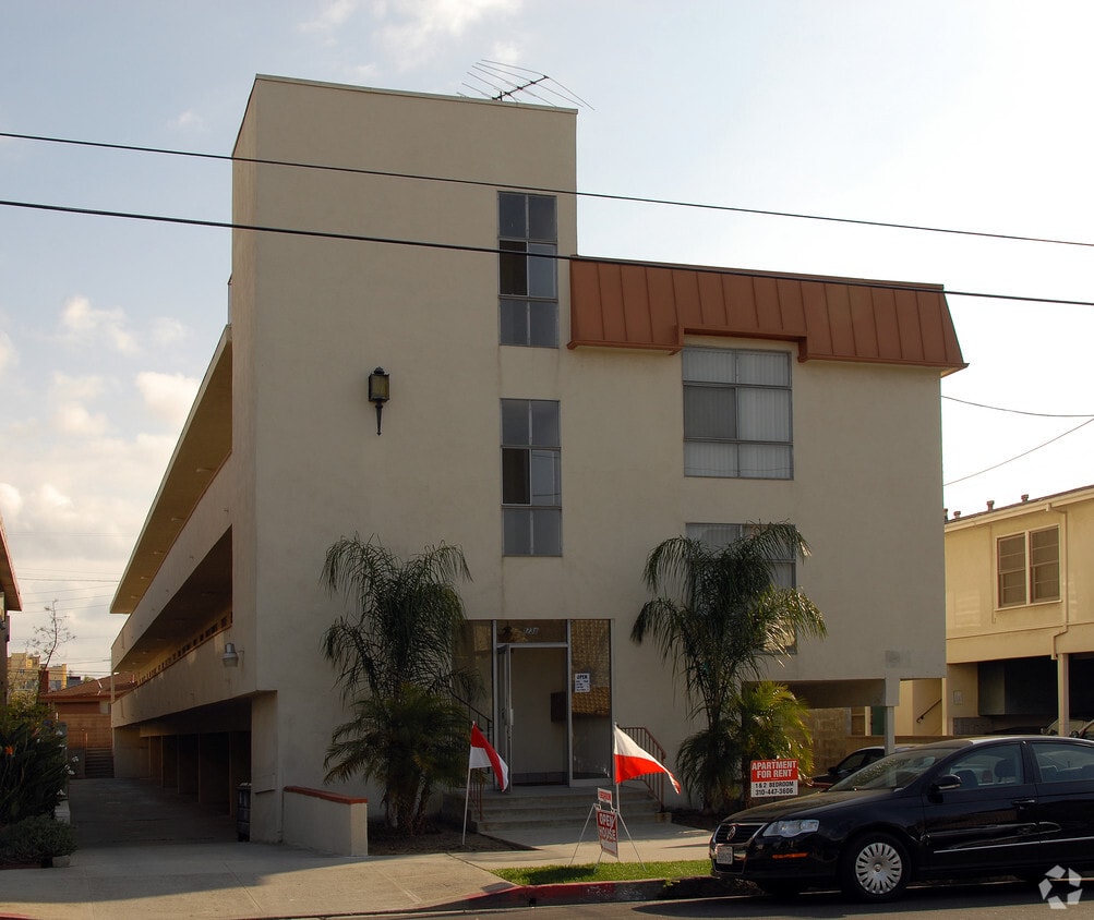 Building Photo - 1738 Purdue Ave
