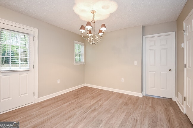 Building Photo - 220 Carmichael Rd