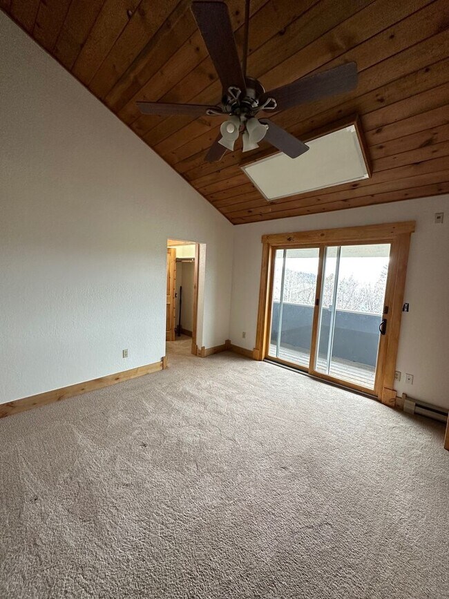 Building Photo - 1119 Overlook Dr