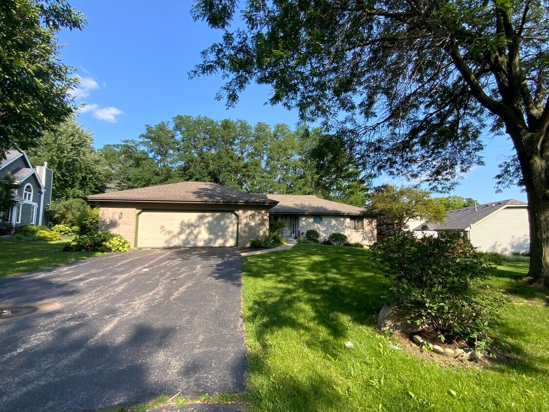 Primary Photo - 3121 Carefree Dr