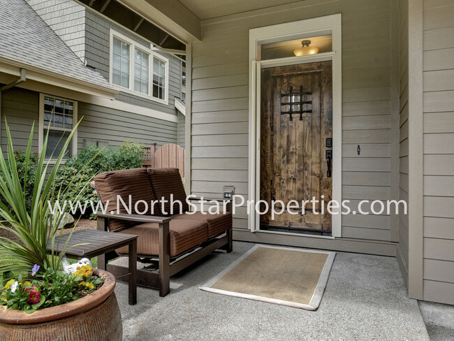 Building Photo - Wonderful Peaceful Lake Oswego Hideaway To...