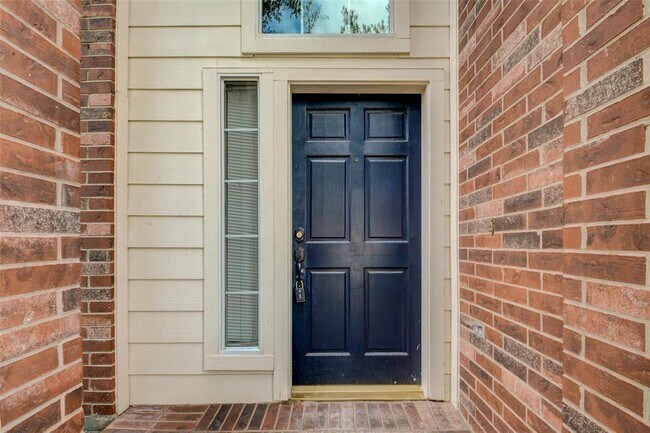 Building Photo - 31715 Royal Woods Ct