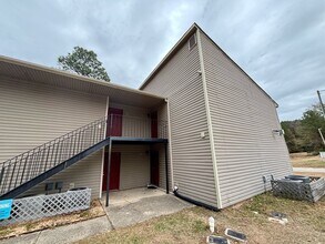 Building Photo - 1128 Southwood Dr