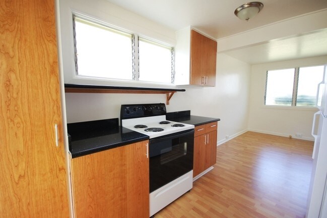  - 1807 Anapuni St