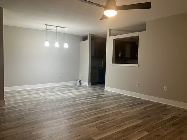 Foto del edificio - Behrell Condo