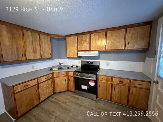 Building Photo - Newly Remodeled 2 Bedroom Unit in Palmer! ...
