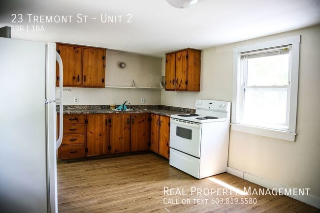 Building Photo - Sunny 1 Bed, 1 Bath in Downtown Exeter