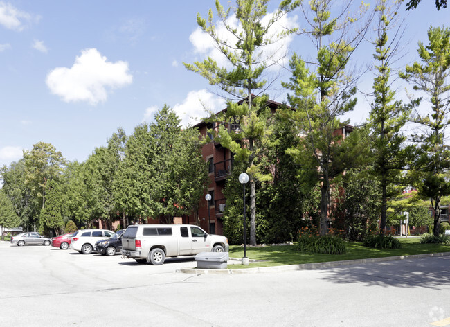 Building Photo - Cedar Grove
