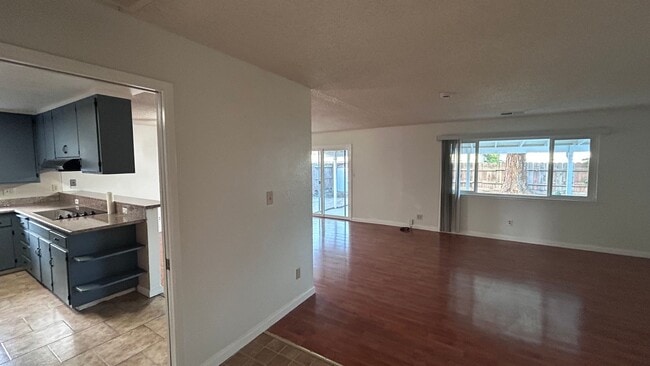 Foto del edificio - 1717 Briarwood Dr