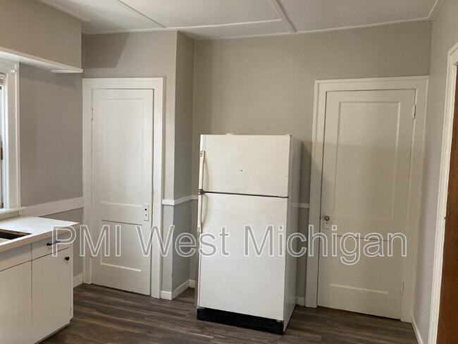 Foto del edificio - 337 Cedar St NE