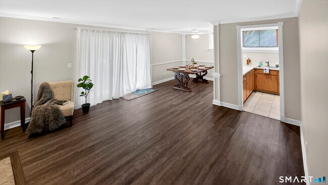 Foto del edificio - 229 Bacon Pond Rd