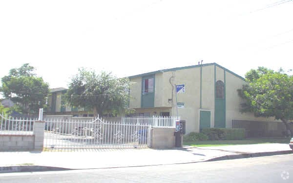 Primary Photo - 2322 Continental Ave