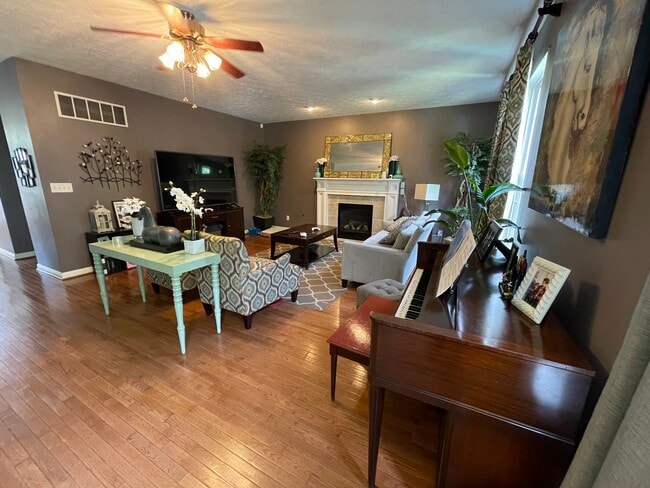 Building Photo - 3744 Jonathan Ridge Rd