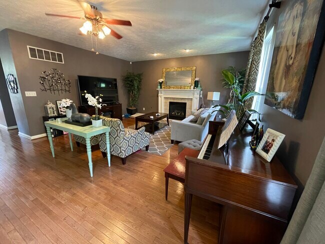 Foto del edificio - 3744 Jonathan Ridge Rd