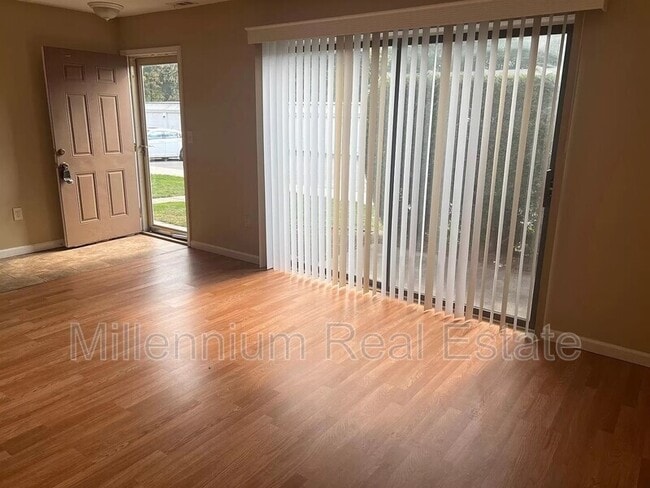 Building Photo - 50432 Bay Run S