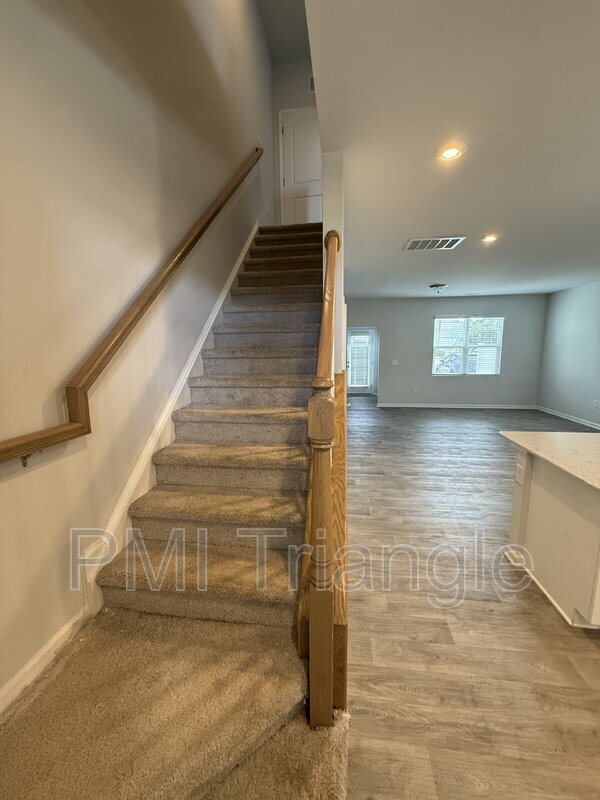 Building Photo - 67 Blakely St