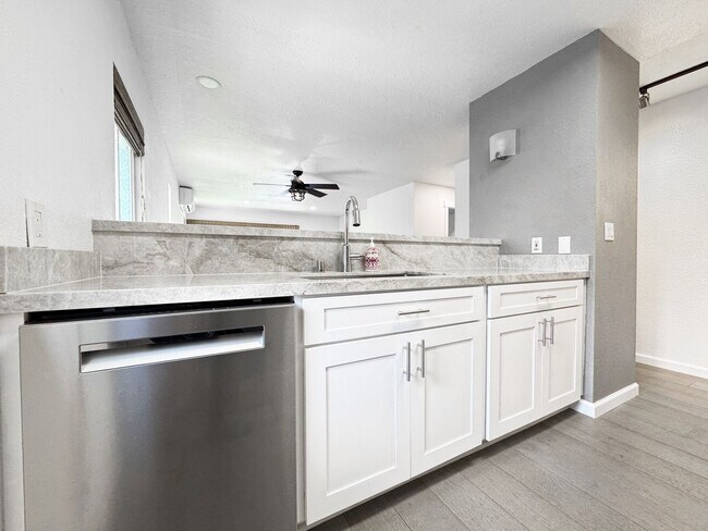 Foto del edificio - Pet Friendly Kailua Townhouse with A/C