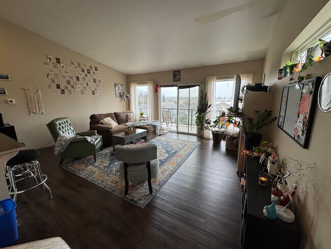 Foto del edificio - 5 Bedroom House close to Whatcom Falls Park