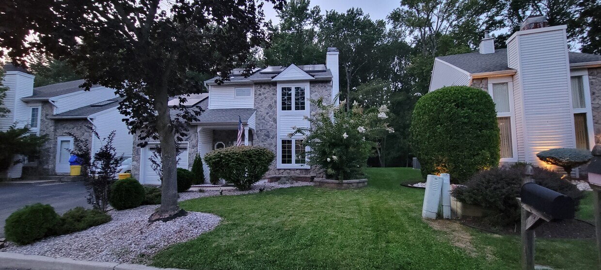 Foto principal - 7 Scott Ct