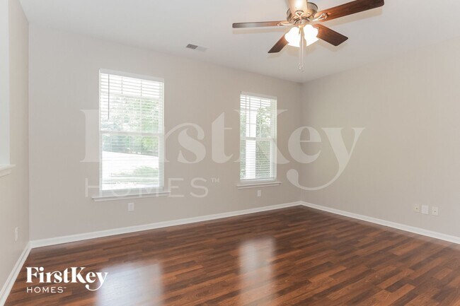 Foto del edificio - 2607 Winding River Dr