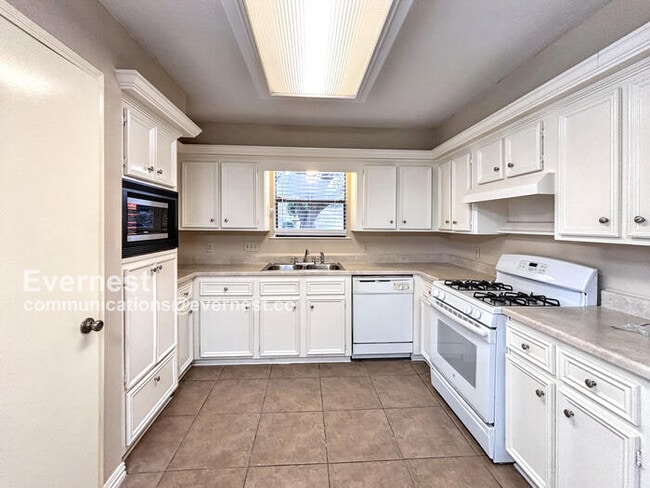 Foto del edificio - 15231 Cabots Landing Dr