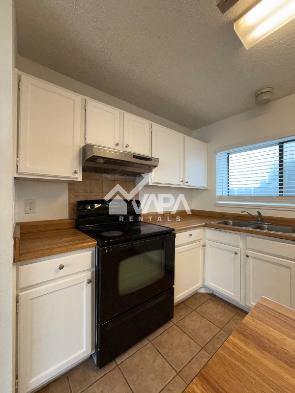 Photo - 7135 Grassy Trail House