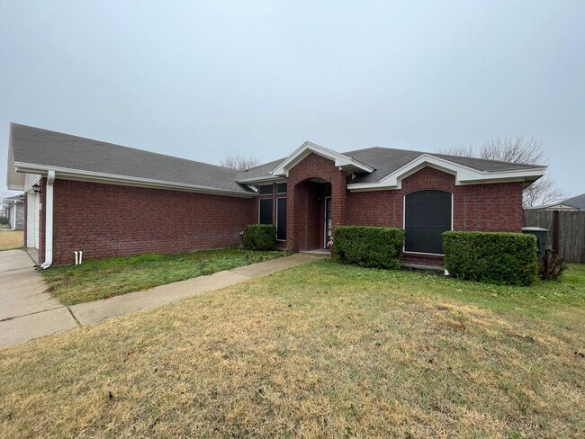 Building Photo - 360 Virtual Tour Available