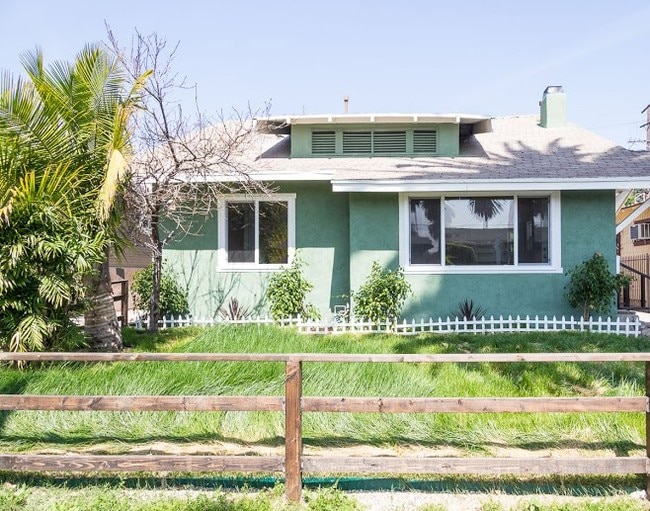 Frente de la casa - 1719 W 39th St