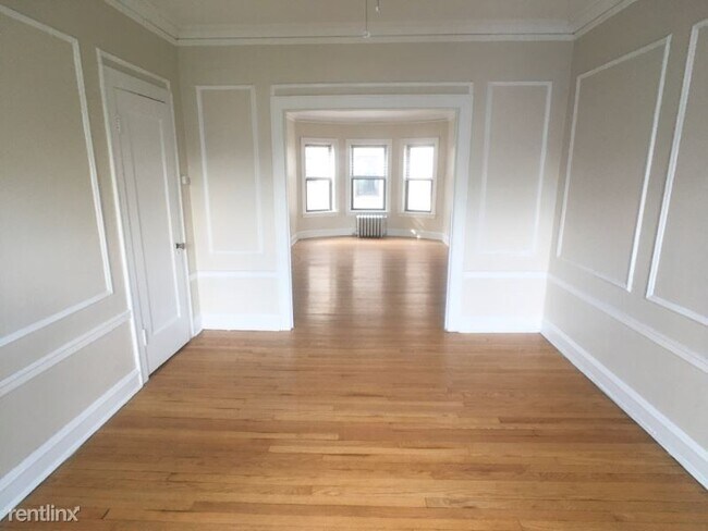 Foto del edificio - 4521 N Paulina St