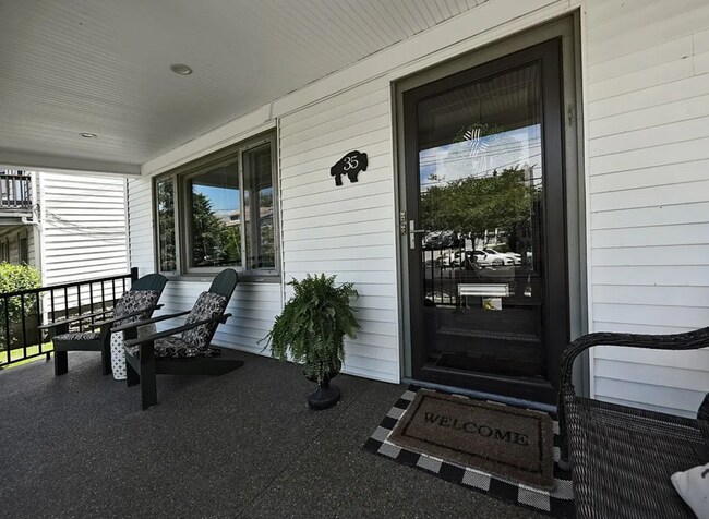 Foto del edificio - 35 Choate Ave