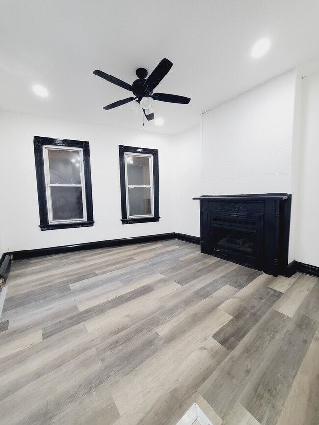 Foto del edificio - 166 Cator Ave