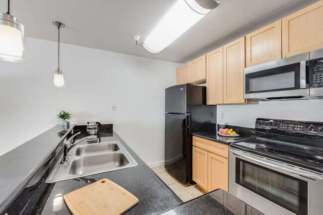 Foto del edificio - 6400 Christie Ave