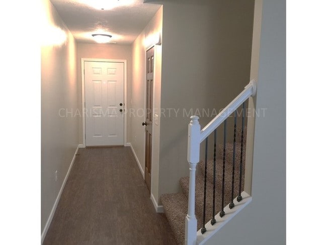 Building Photo - 5709 S Bahnson Ave