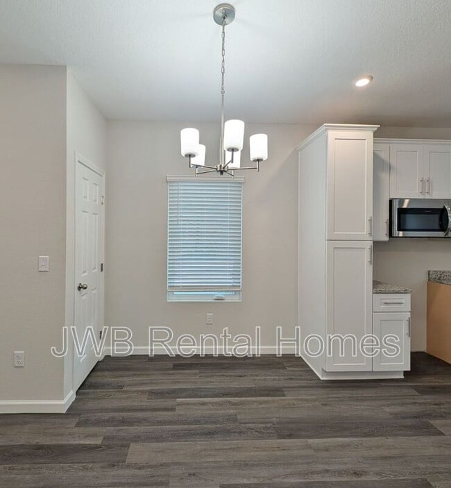 Building Photo - 789 Van Buren St