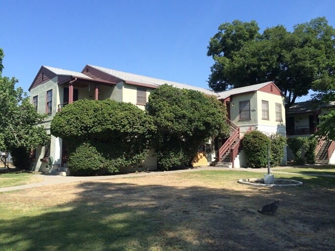 Primary Photo - 2200 24th St