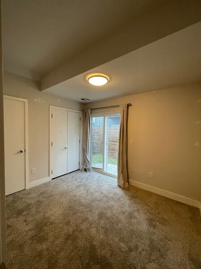 Foto del edificio - Lakewood Living Redefined: Stylish Three-Bedroom Townhome in West Line Village!!!