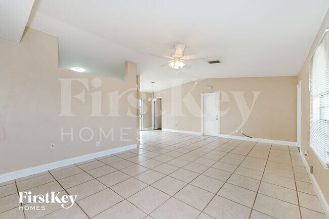 Foto del edificio - 2621 NE 6th Pl