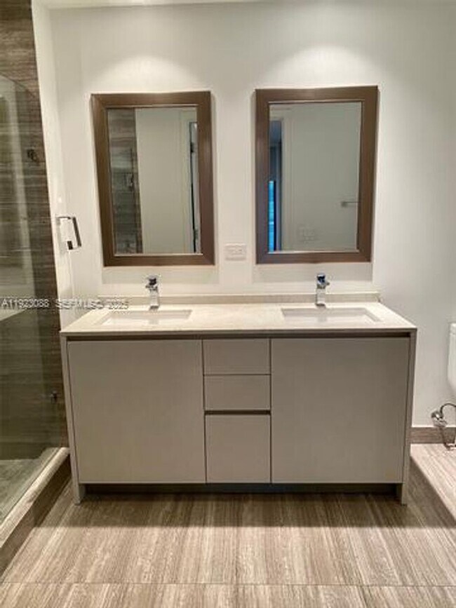 Foto del edificio - 1010 Brickell Ave