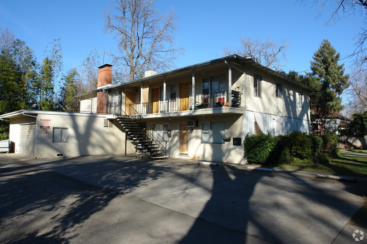 Primary Photo - 220 W 1st Ave