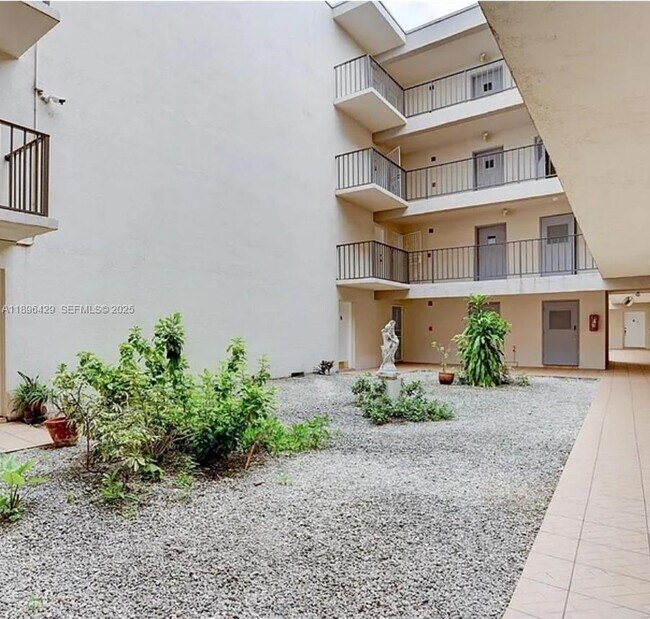 Foto del edificio - 5501 NW 7th St