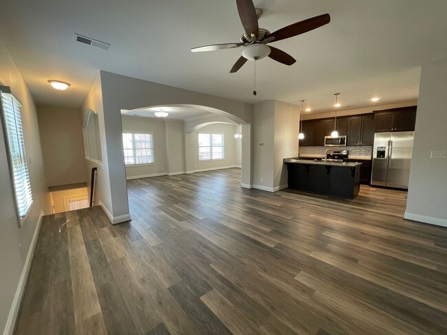 Building Photo - GORGEOUS NEWER CONDOS IN PRIME LOCATION!!